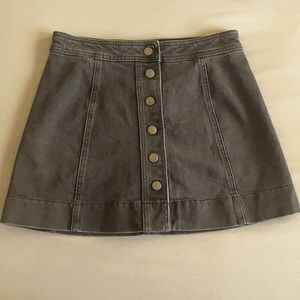 Madewell Snap Jean Mini Skirt in Rawley Black “Metropolis”